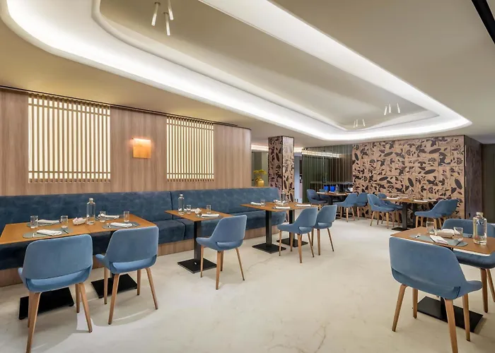 Hotel with pool: Barcelo Emperatriz