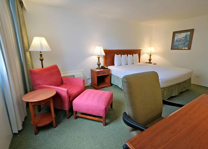 3 star hotels Ramada Plaza By Wyndham Waikiki
