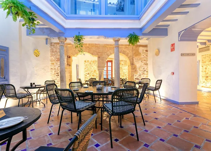Family Hotel: Cse The Old House Marbella