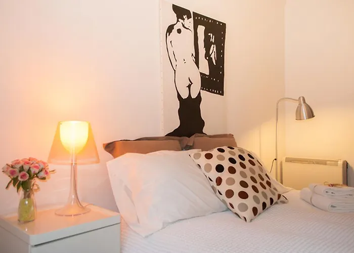 Duo Lisbon, Curio Collection By Hilton