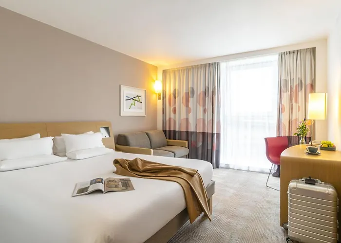 Hotel Con Piscina Novotel Edinburgh Park