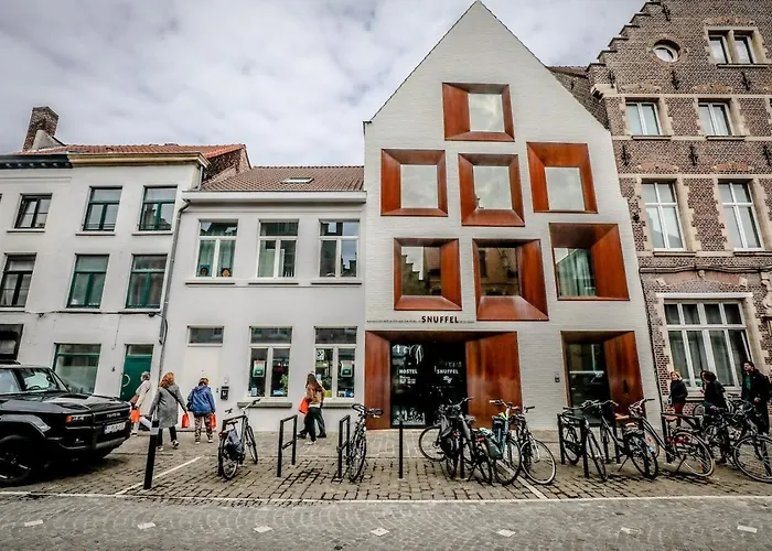 Snuffel Youth Hostel