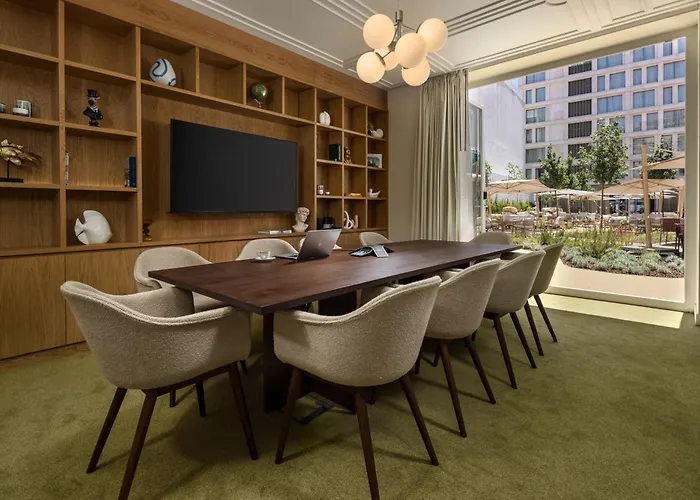 Duo Lisbon, Curio Collection By Hilton