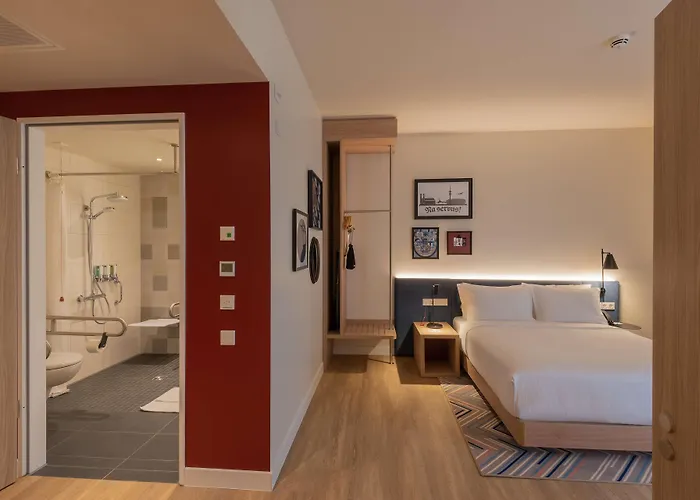 Hampton By Hilton City North