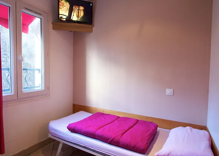 Bastille Hostel