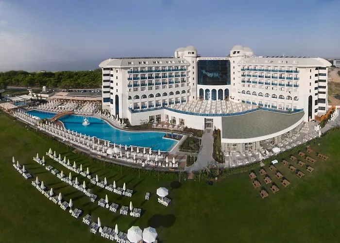 Water Side & Spa