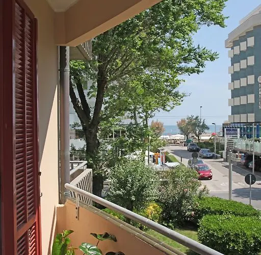 Hotel 3 stelle: Aris Residence