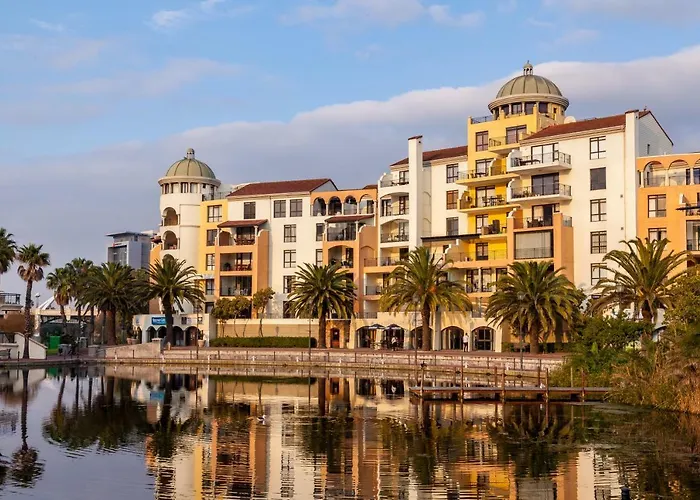 Island Club & Apartments