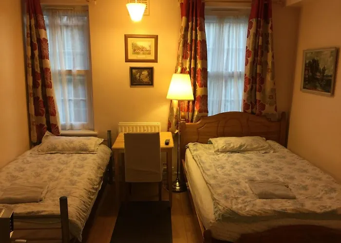 Family resorts Central Greenwich Guest Rooms