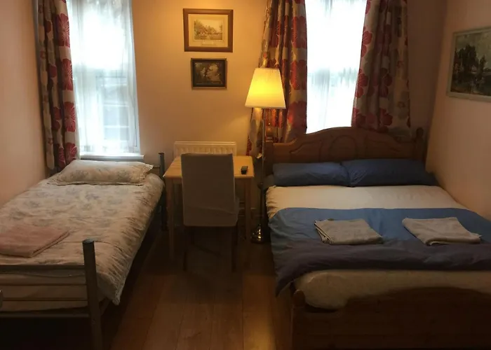 Family resorts Central Greenwich Guest Rooms